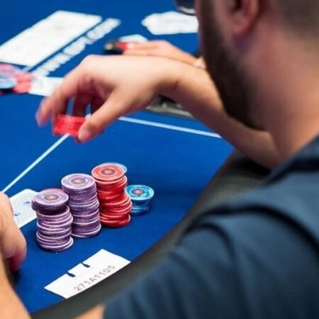 Donk bet Poker là gì? Cách chơi, thời điểm donk bet hiệu quả