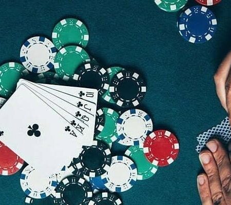 Triple Barrel Poker là gì? Chiến thuật chơi Poker siêu hay