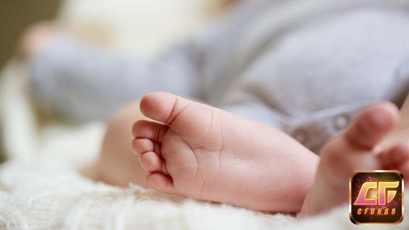 Giải mã giấc mơ thấy người thân chết là em bé sơ sinh nhắc nhở bạn cẩn trọng hơn trong công việc và di chuyển